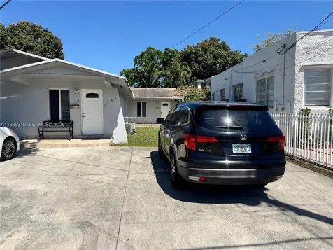 1781 NW 16th Street Miami FL 33125