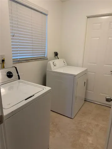 1781 NW 16th Street Miami FL 33125