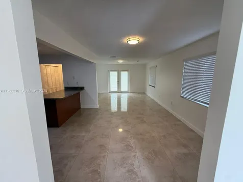 1781 NW 16th Street Miami FL 33125