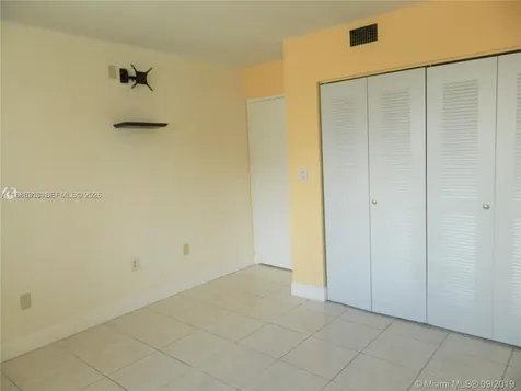 8261 NW 8th Street Miami FL 33126