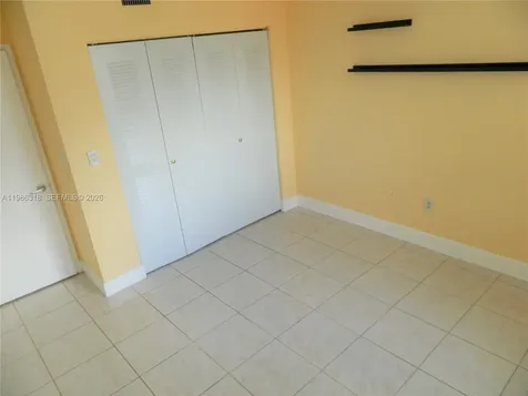 8261 NW 8th Street Miami FL 33126
