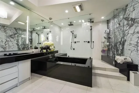 18555 Collins Avenue Sunny Isles Beach FL 33160