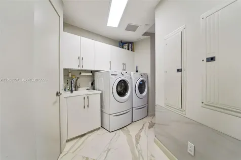 18555 Collins Avenue Sunny Isles Beach FL 33160