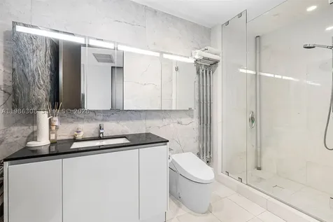 18555 Collins Avenue Sunny Isles Beach FL 33160