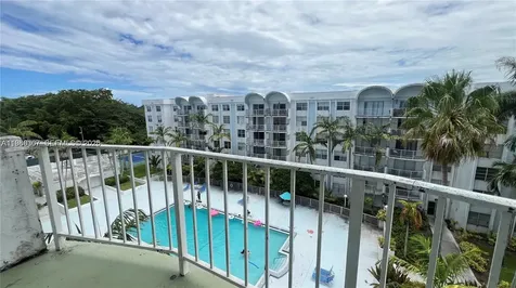 486 NW 165th Street Road Miami FL 33169