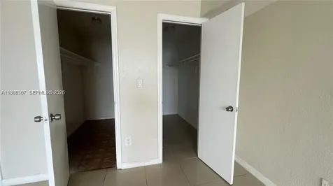 486 NW 165th Street Road Miami FL 33169