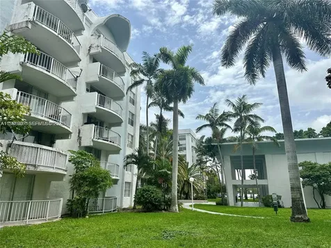 486 NW 165th Street Road Miami FL 33169