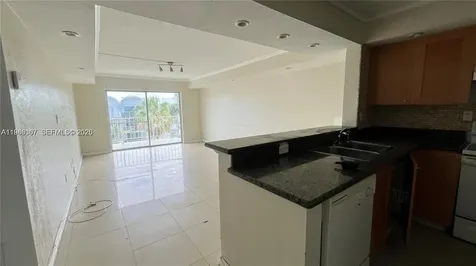 486 NW 165th Street Road Miami FL 33169