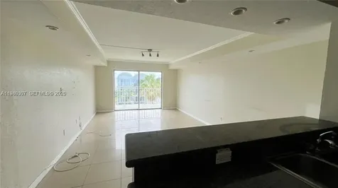486 NW 165th Street Road Miami FL 33169