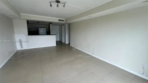 486 NW 165th Street Road Miami FL 33169