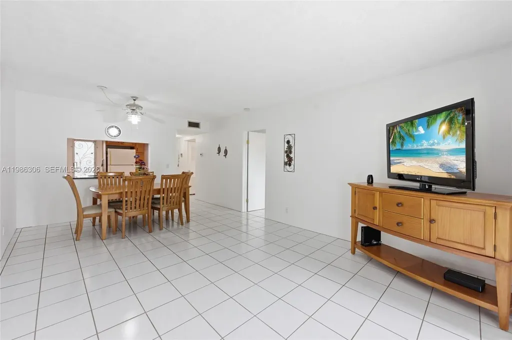 1201 Hillcrest Court Hollywood FL 33021