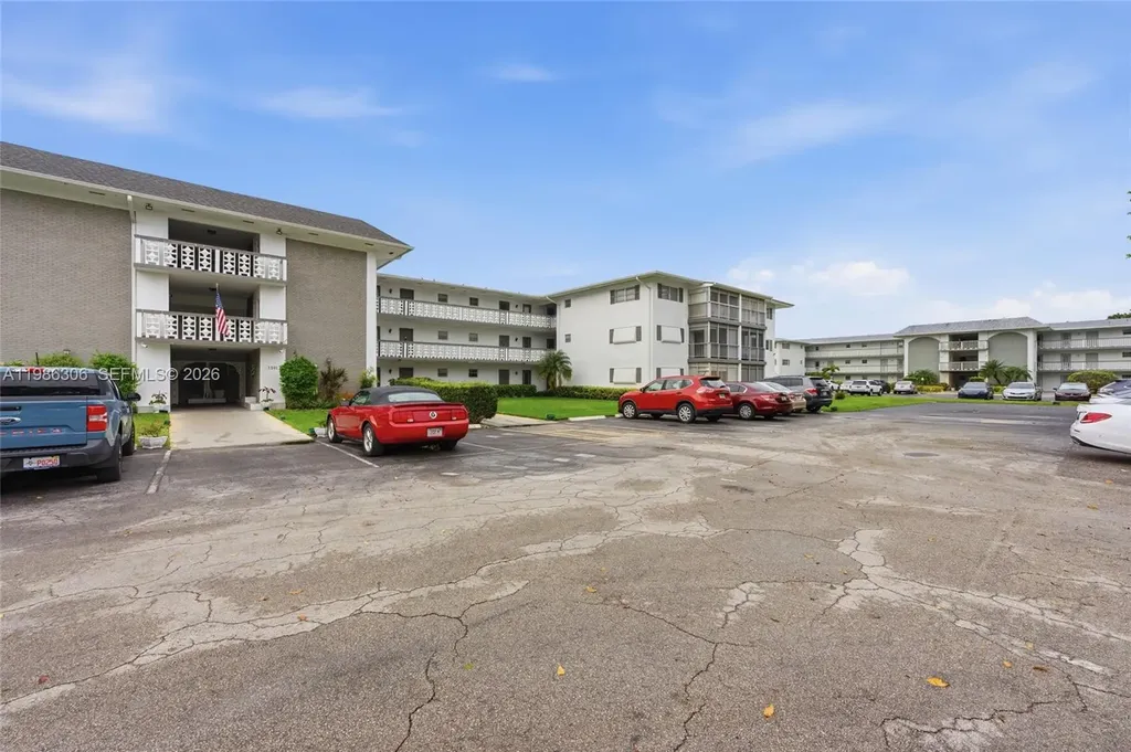 1201 Hillcrest Court Hollywood FL 33021