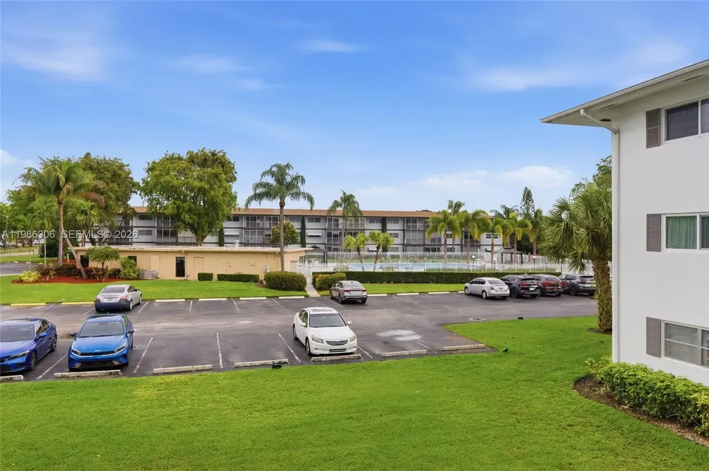 1201 Hillcrest Court Hollywood FL 33021
