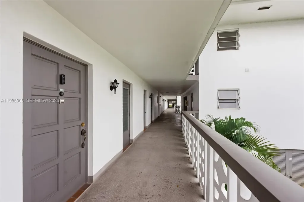 1201 Hillcrest Court Hollywood FL 33021