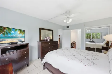 1201 Hillcrest Court Hollywood FL 33021