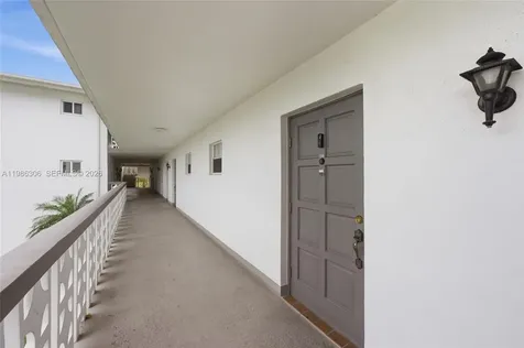 1201 Hillcrest Court Hollywood FL 33021