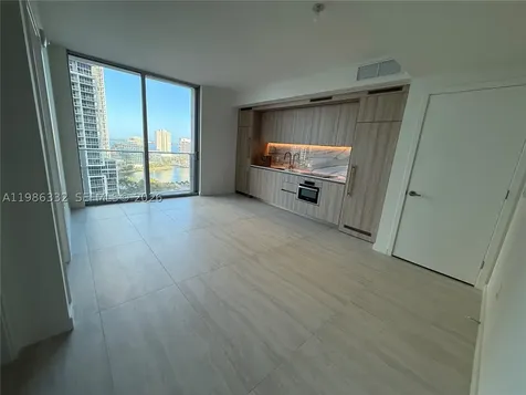 77 SE 5 Street Miami FL 33131