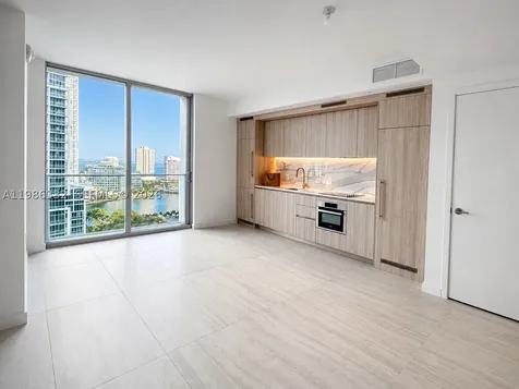 77 SE 5 Street Miami FL 33131