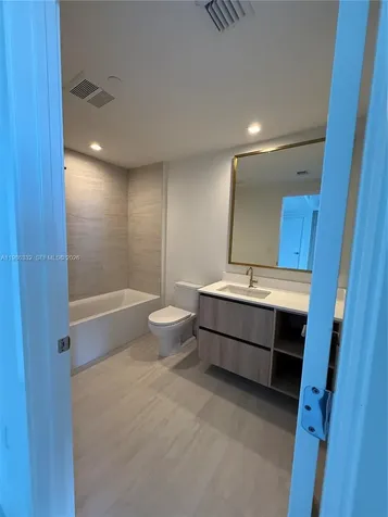 77 SE 5 Street Miami FL 33131