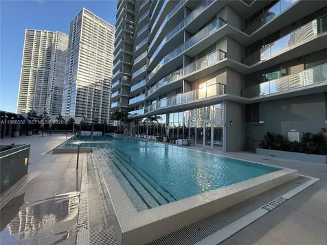77 SE 5 Street Miami FL 33131