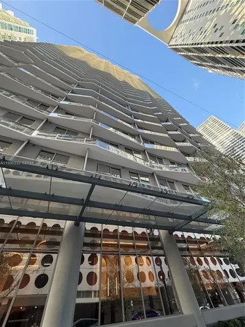 77 SE 5 Street Miami FL 33131