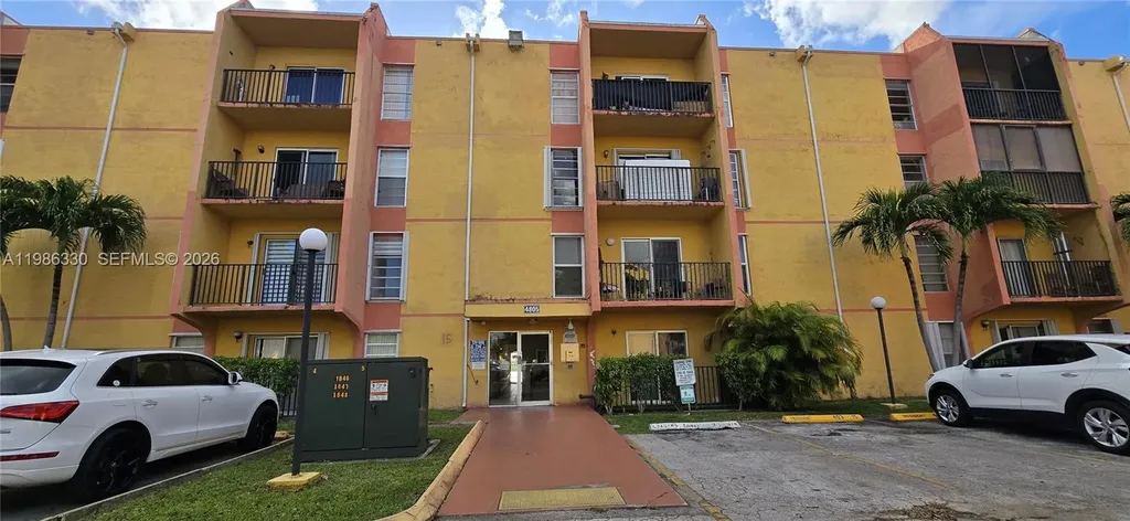 4805 NW 7th Street Miami FL 33126