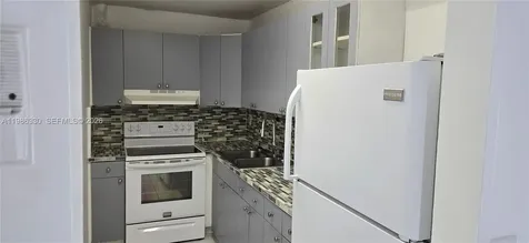 4805 NW 7th Street Miami FL 33126