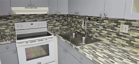 4805 NW 7th Street Miami FL 33126