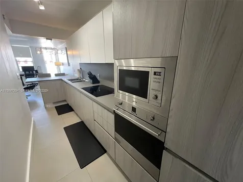 100 Lincoln Road Miami Beach FL 33139