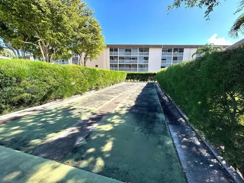 400 W Village Green Circle W Palm Springs FL 33461