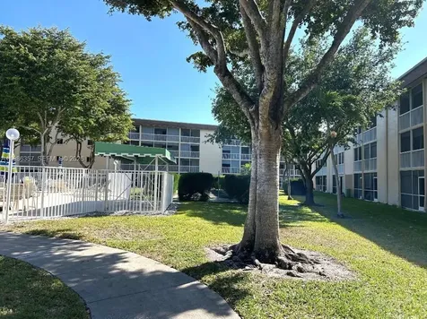 400 W Village Green Circle W Palm Springs FL 33461