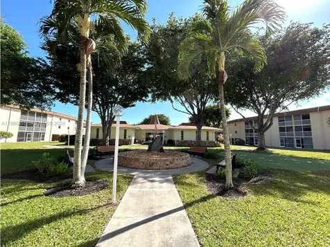 400 W Village Green Circle W Palm Springs FL 33461