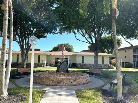 400 W Village Green Circle W Palm Springs FL 33461