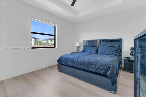 21068 NE 8th Avenue Miami FL 33179
