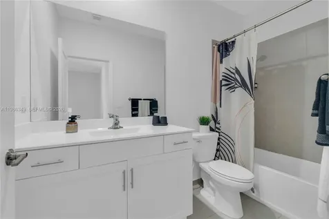 21068 NE 8th Avenue Miami FL 33179