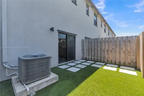 21068 NE 8th Avenue Miami FL 33179