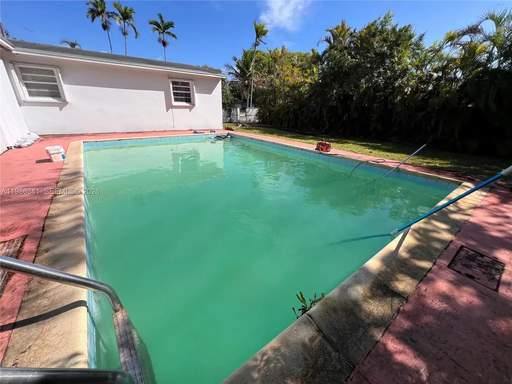 9950 SW 35th Terrace Miami FL 33165