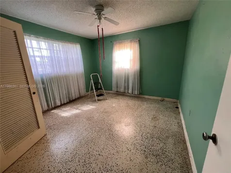9950 SW 35th Terrace Miami FL 33165