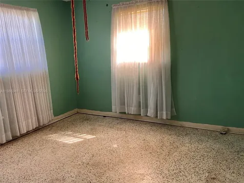 9950 SW 35th Terrace Miami FL 33165