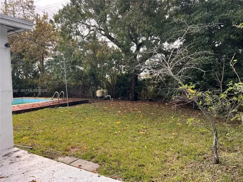 9950 SW 35th Terrace Miami FL 33165