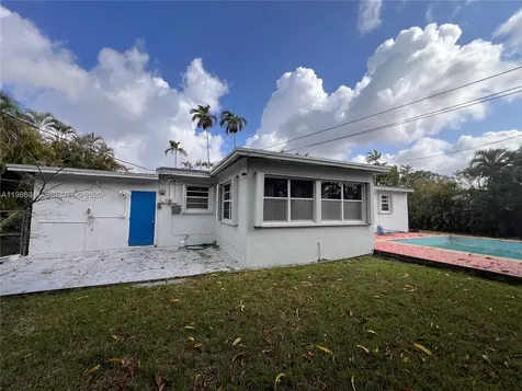 9950 SW 35th Terrace Miami FL 33165