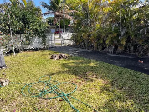 9950 SW 35th Terrace Miami FL 33165