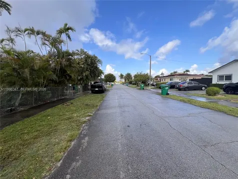 9950 SW 35th Terrace Miami FL 33165