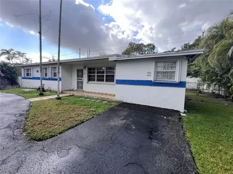 9950 SW 35th Terrace Miami FL 33165