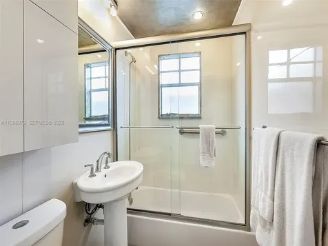1611 Michigan Avenue Miami Beach FL 33139