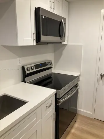5401 Collins Avenue Miami Beach FL 33140