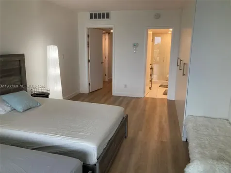 5401 Collins Avenue Miami Beach FL 33140
