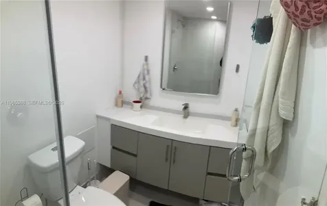 5401 Collins Avenue Miami Beach FL 33140