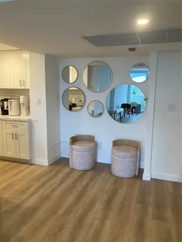 5401 Collins Avenue Miami Beach FL 33140