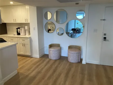 5401 Collins Avenue Miami Beach FL 33140